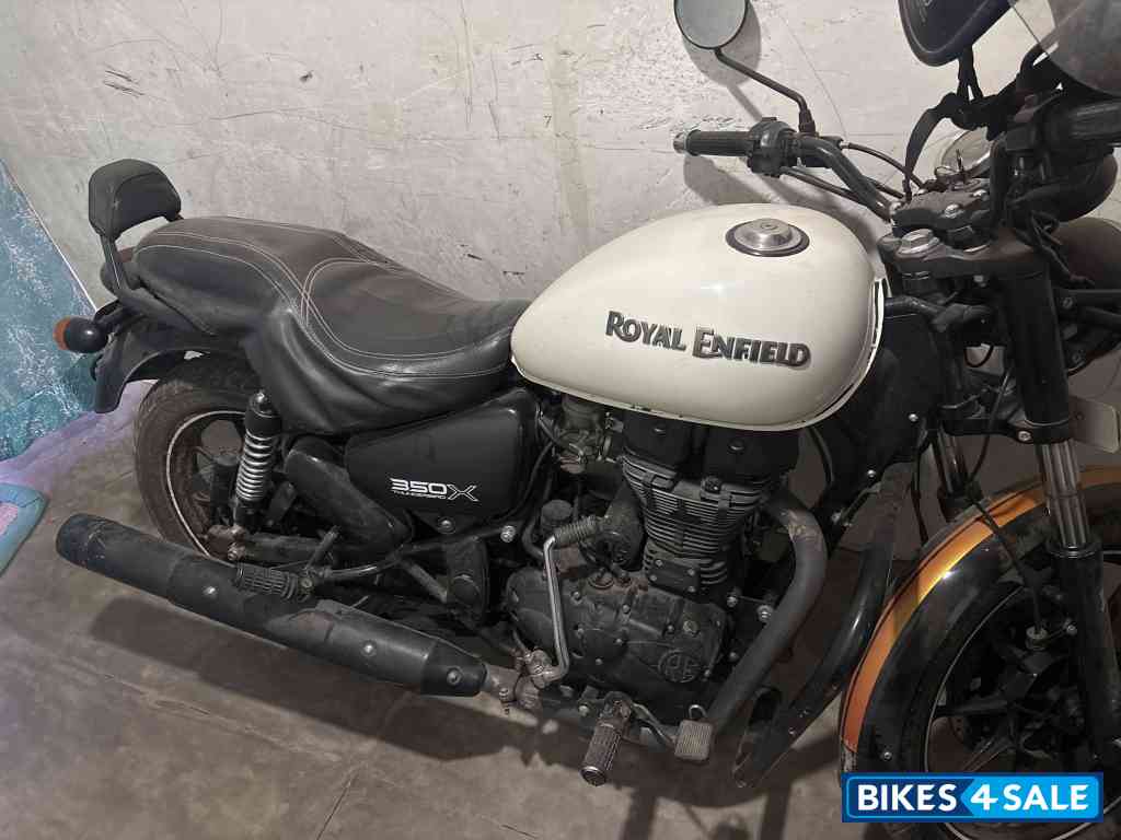 White Royal Enfield Thunderbird X 350