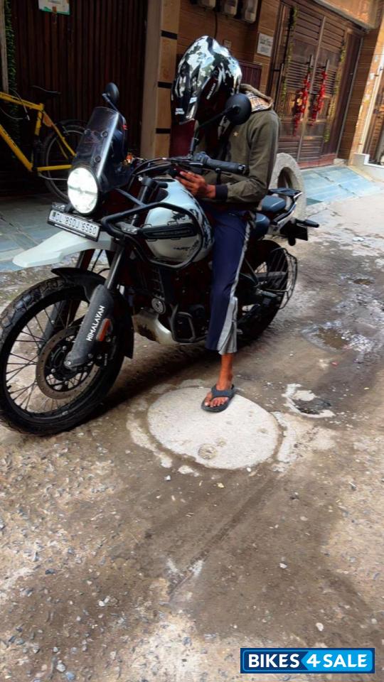 Kamet White Royal Enfield Himalayan 450