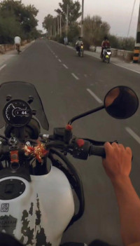 Kamet White Royal Enfield Himalayan 450