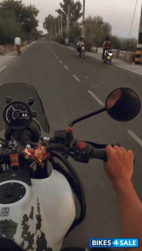 Kamet White Royal Enfield Himalayan 450