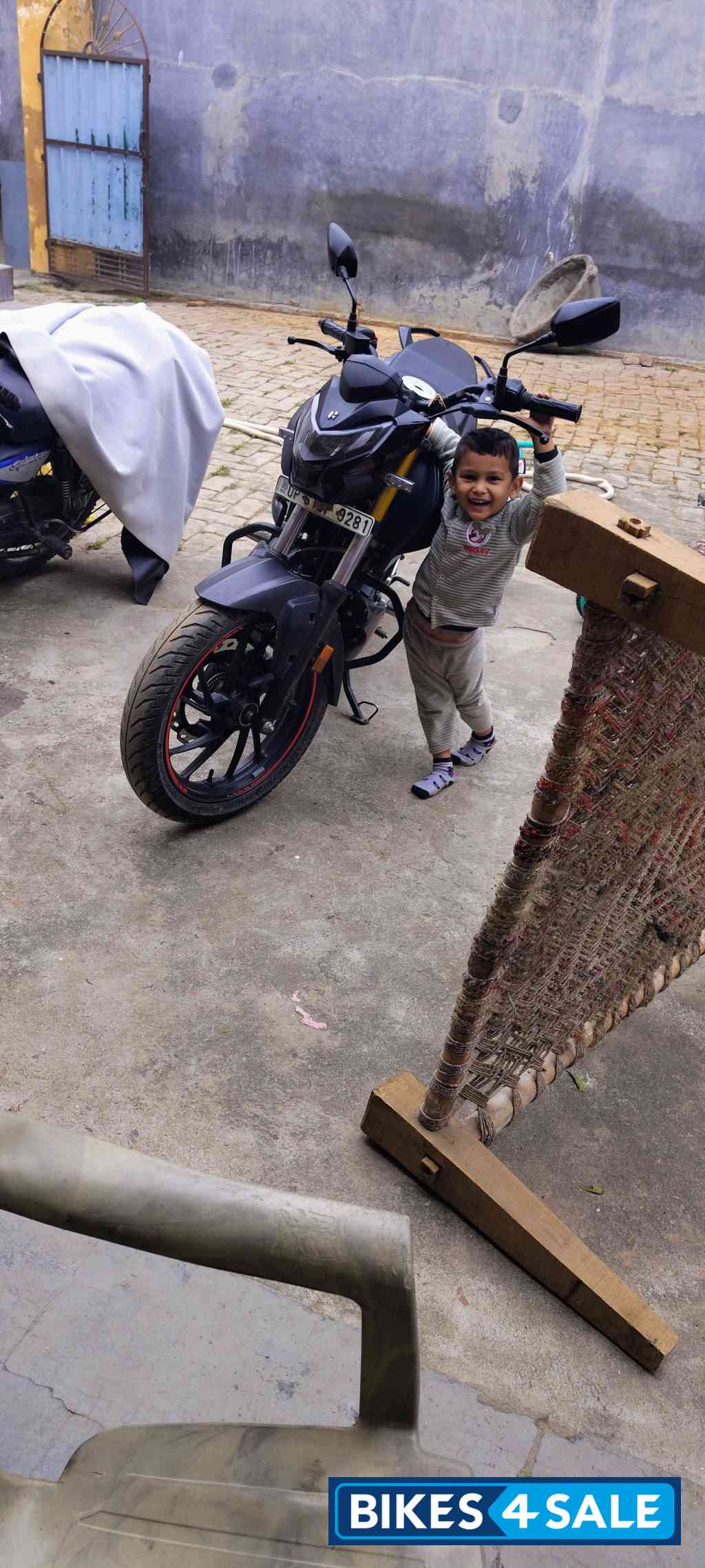 Black Hero Xtreme 160R Stealth 2.0