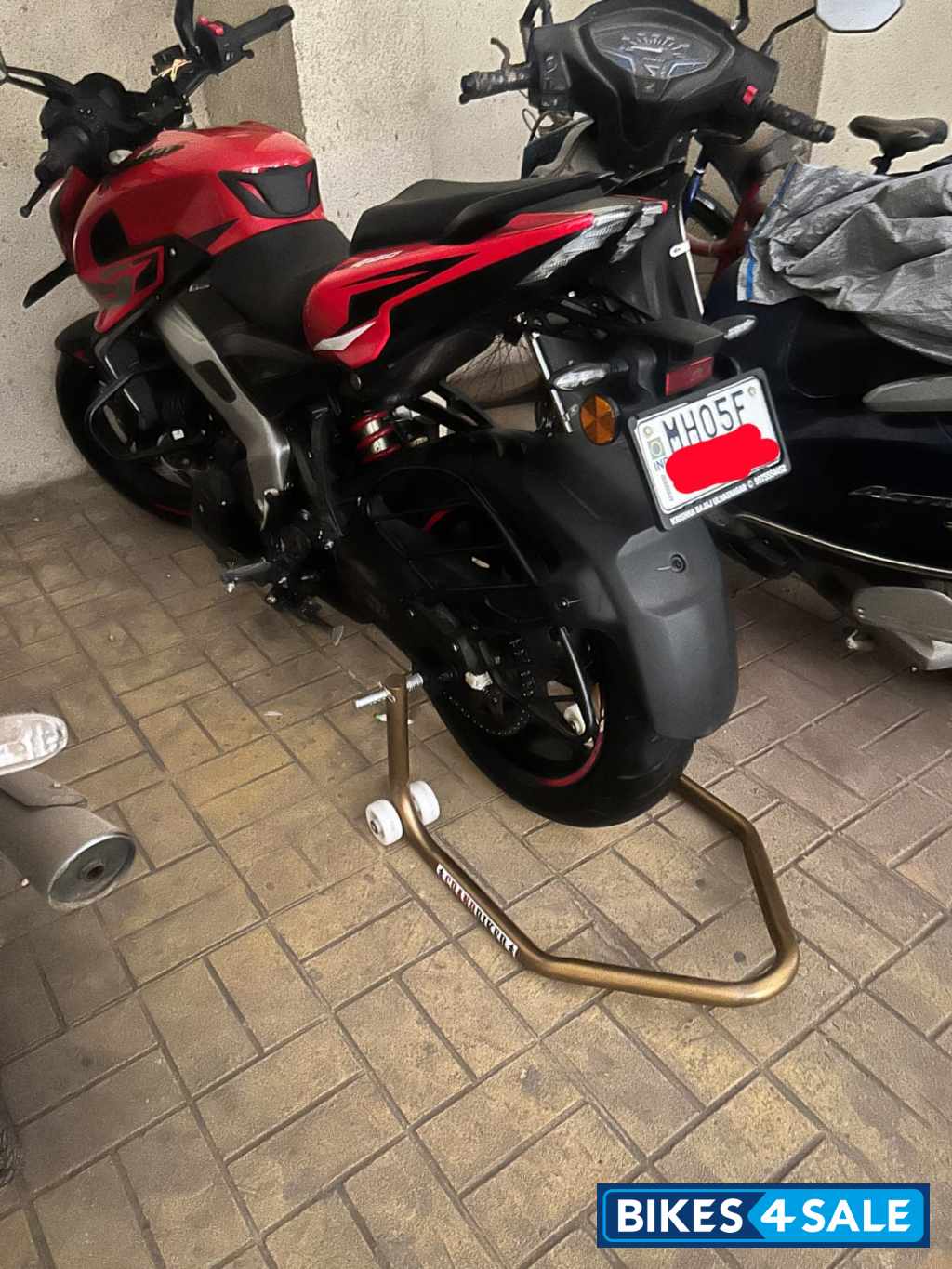 Red Bajaj Pulsar NS400Z