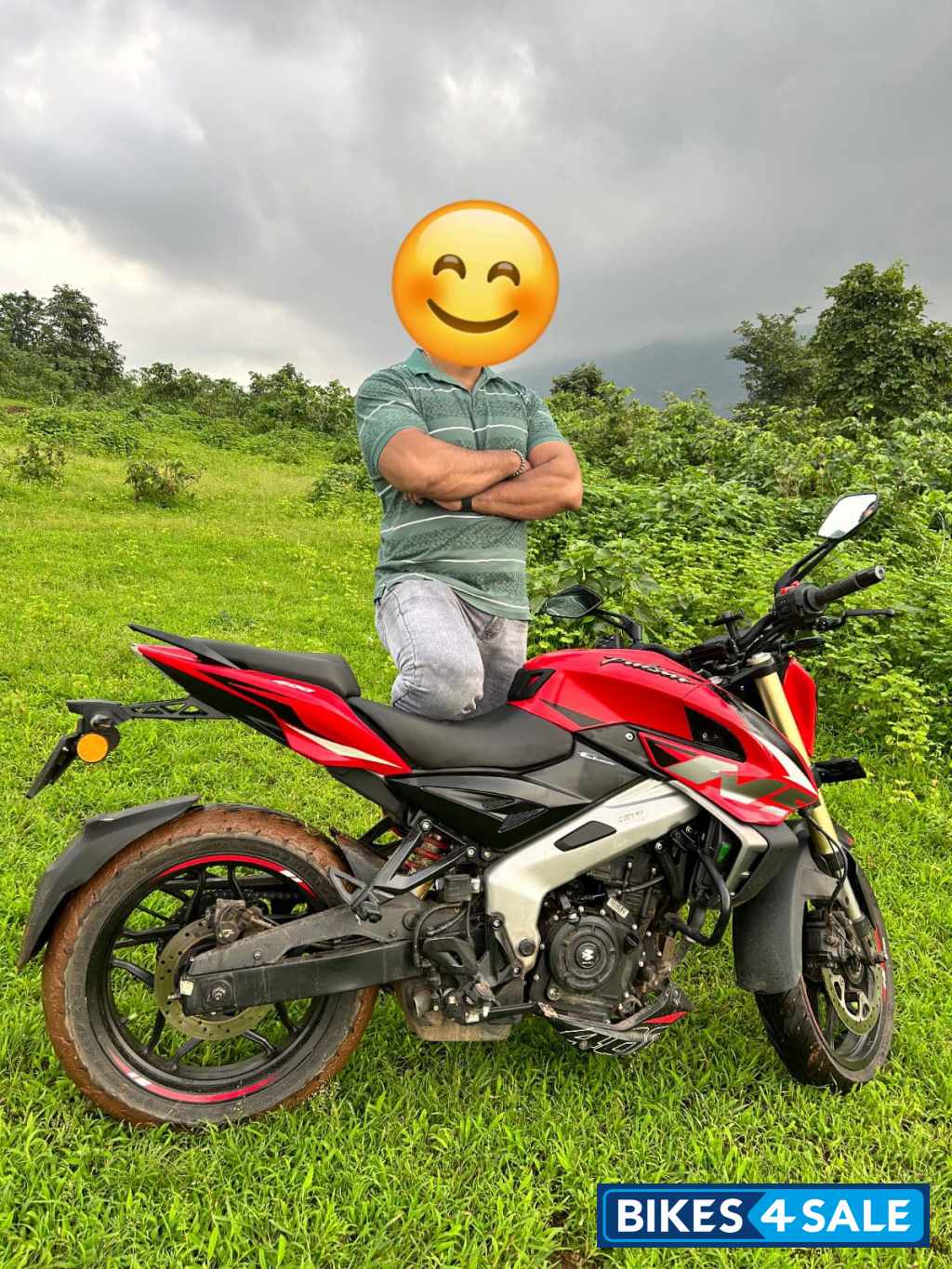 Red Bajaj Pulsar NS400Z