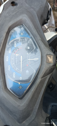 White Honda Activa 5G