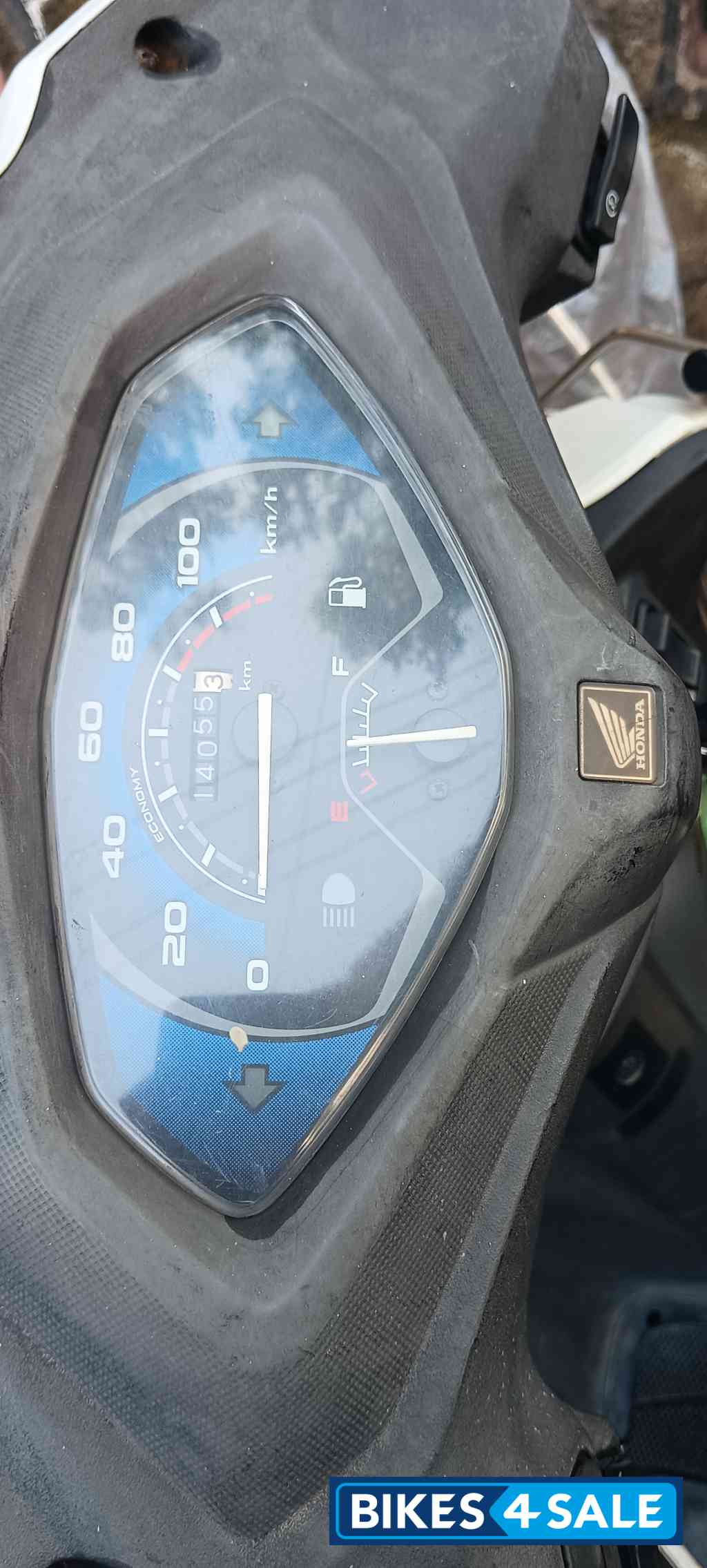 White Honda Activa 5G