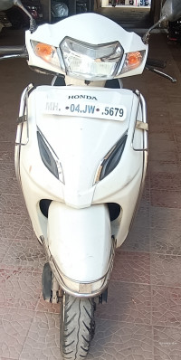 White Honda Activa 5G