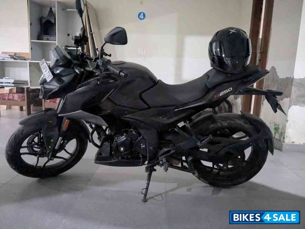 Bajaj Pulsar N250 Dual Channel ABS
