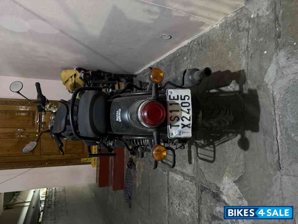 Royal Enfield Classic Stealth Black