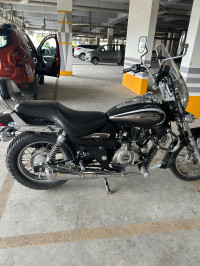 Black Bajaj Avenger Cruise 220