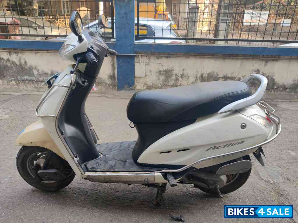 White Honda Activa 125