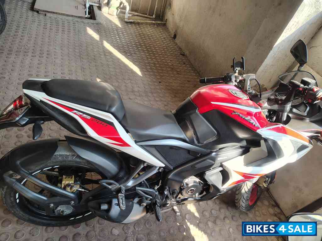 Bajaj Pulsar RS 200 BS6