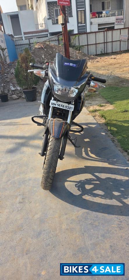 Black TVS Apache RTR 160