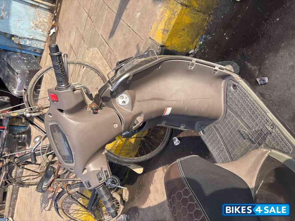 Brown Suzuki Access 125 BS6