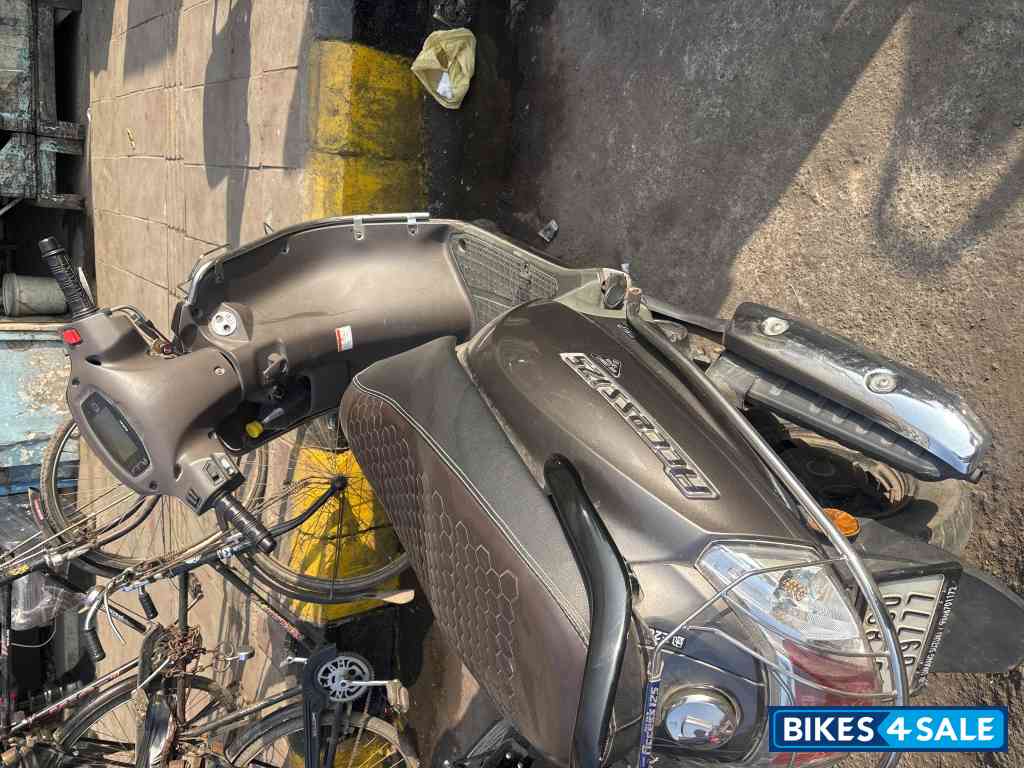 Brown Suzuki Access 125 BS6