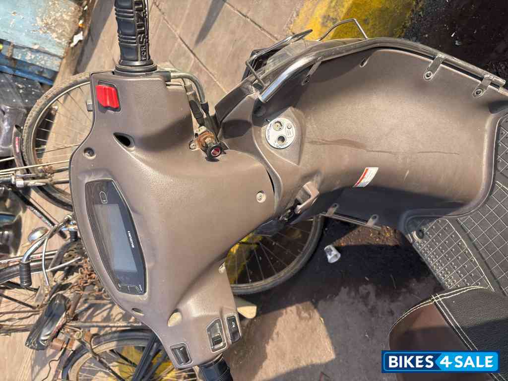 Brown Suzuki Access 125 BS6