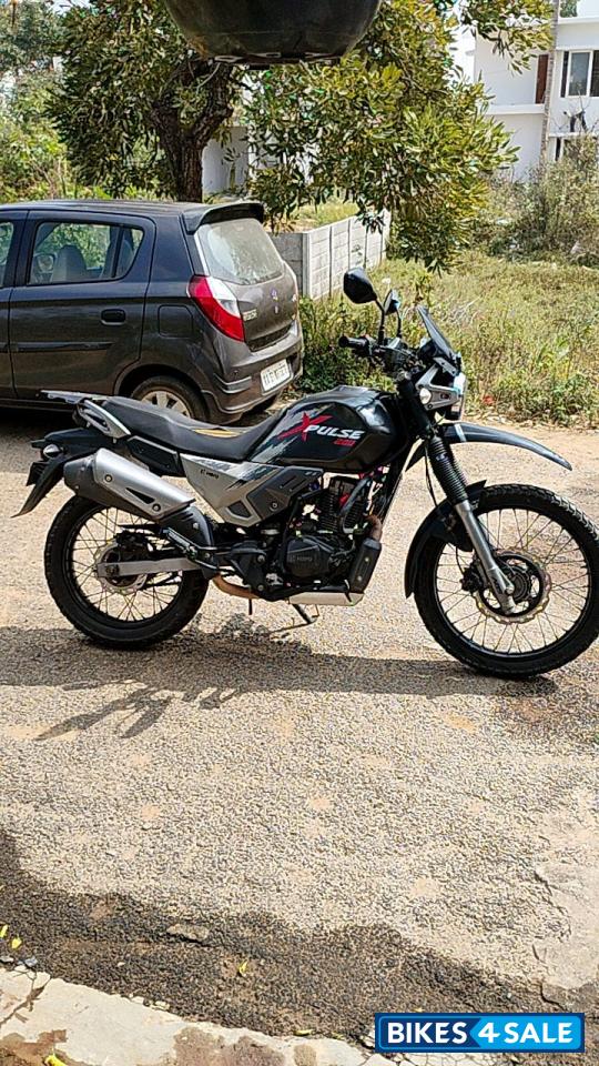 Gray Hero XPulse 200 BS6