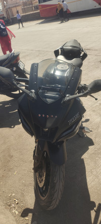Black Yamaha R15 V4