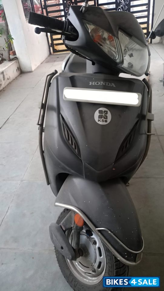 Grey Honda Activa 4G