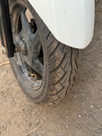 Pearl Amazing White Honda Grazia