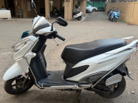 Pearl Amazing White Honda Grazia