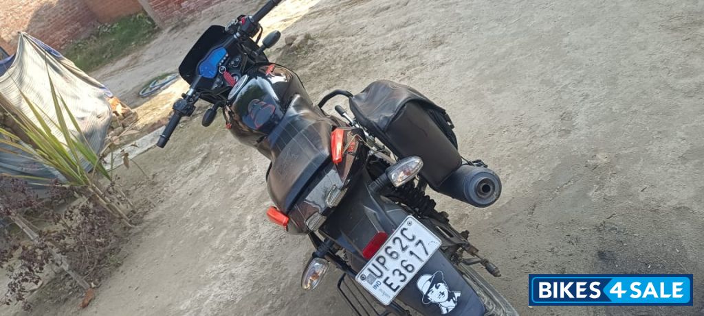 Black Bajaj Pulsar 125 Neon BS6