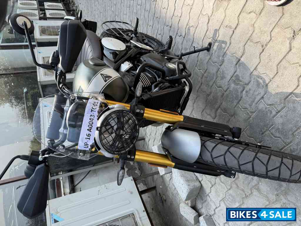 Triumph Scrambler 400 X