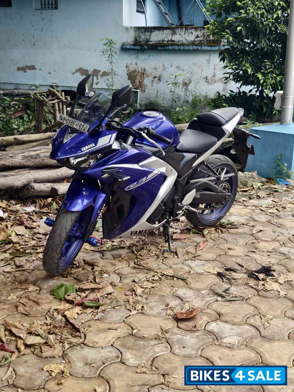 Blue Yamaha R3