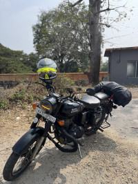 Royal Enfield Classic Stealth Black