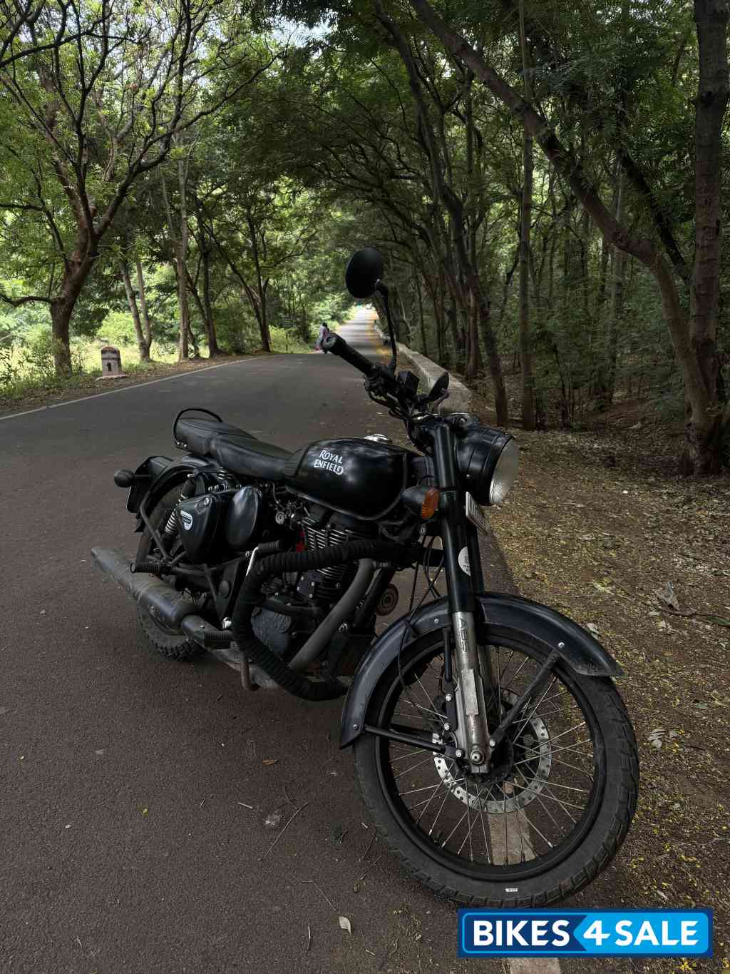 Royal Enfield Classic Stealth Black