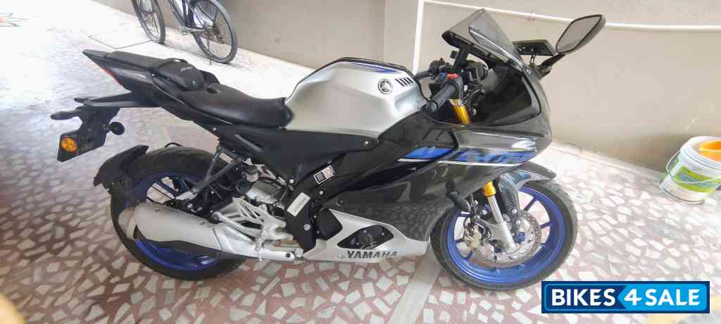 Yamaha R15M