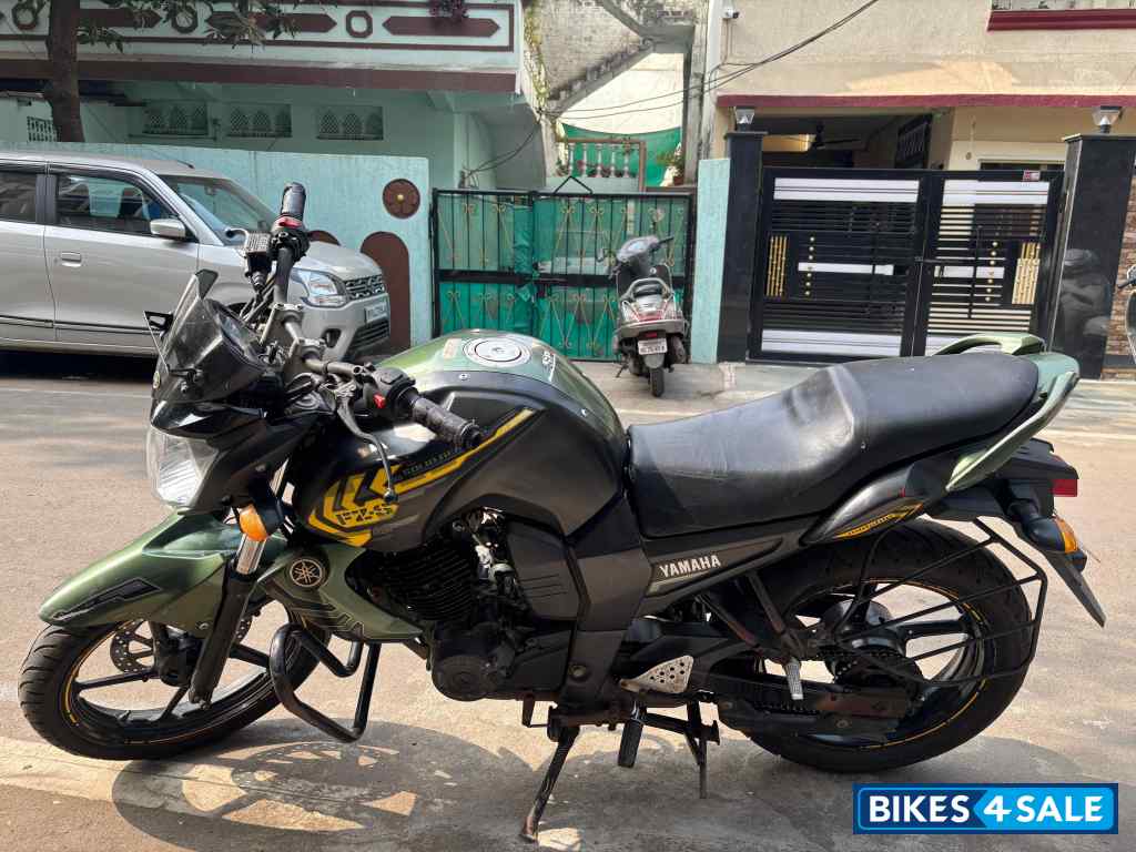 Yamaha FZ-S