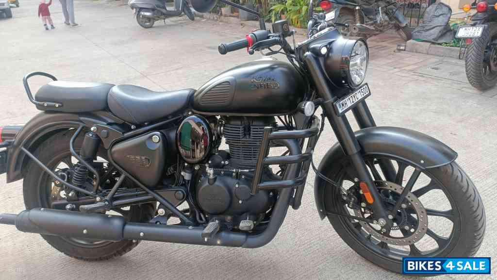 Stealth Black Royal Enfield Classic 350 Dual Channel BS6