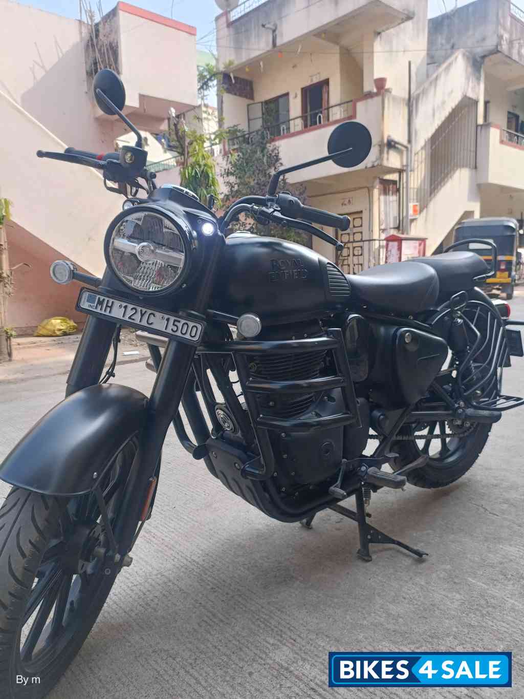 Stealth Black Royal Enfield Classic 350 Dual Channel BS6