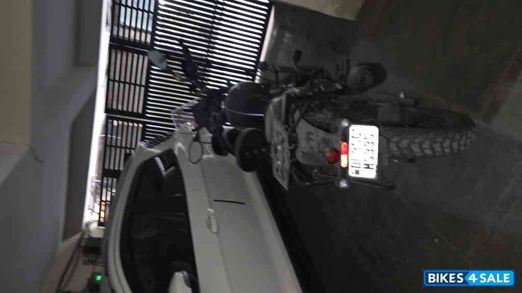 Yezdi Adventure Gloss