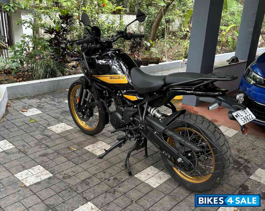 Black Royal Enfield Himalayan 450