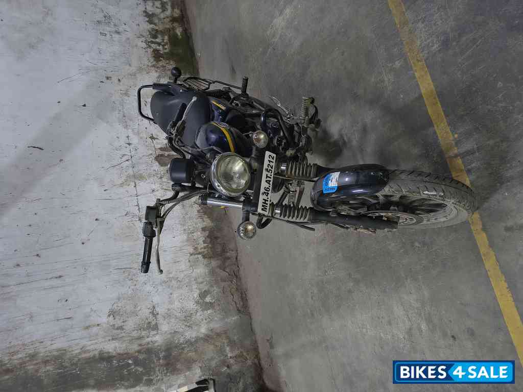 Blue Bajaj Avenger Street 150