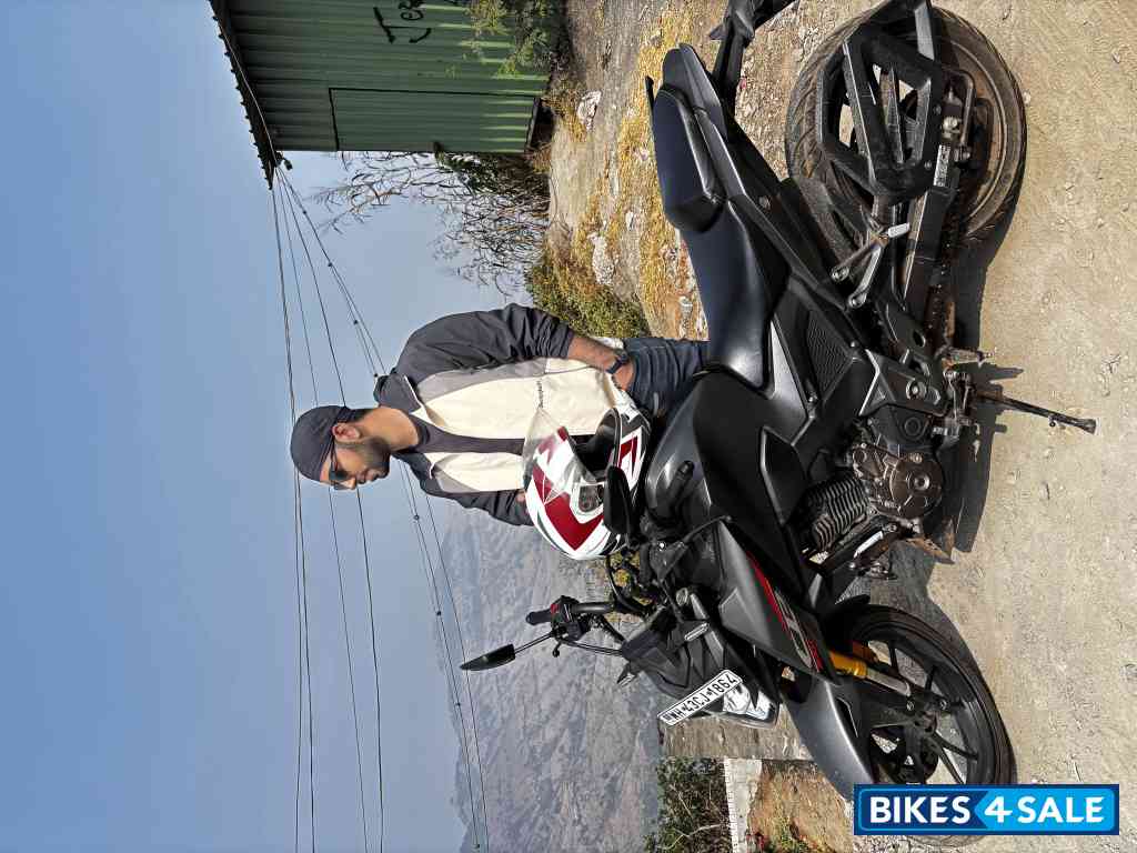 Black Honda CB300F Deluxe Pro