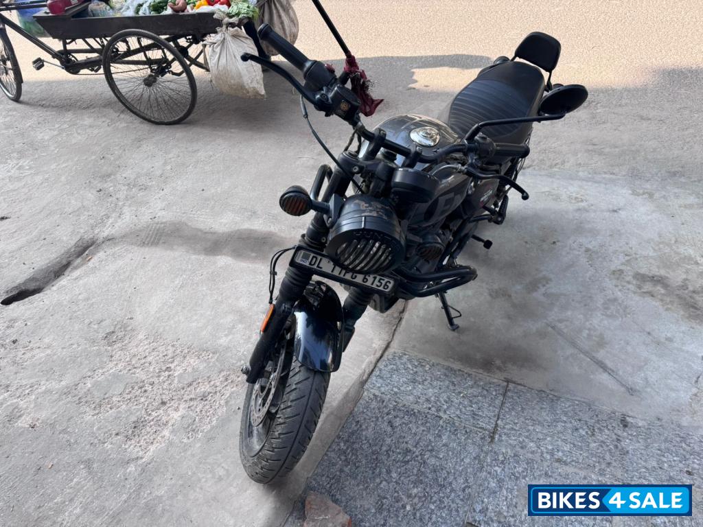 Royal Enfield Hunter 350 Metro