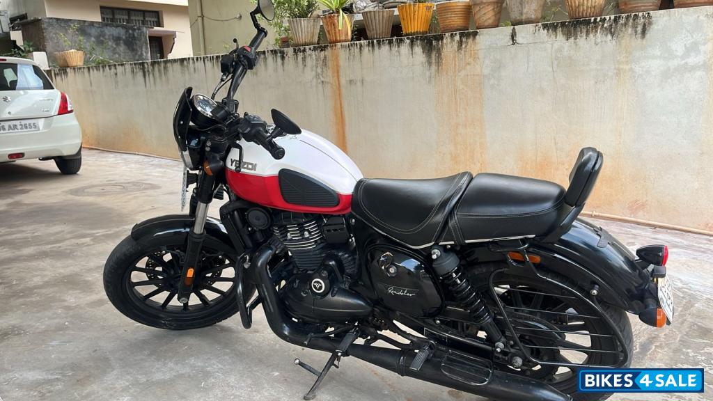 Red White Combination Yezdi Roadster Dual Tone