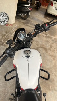 Red White Combination Yezdi Roadster Dual Tone