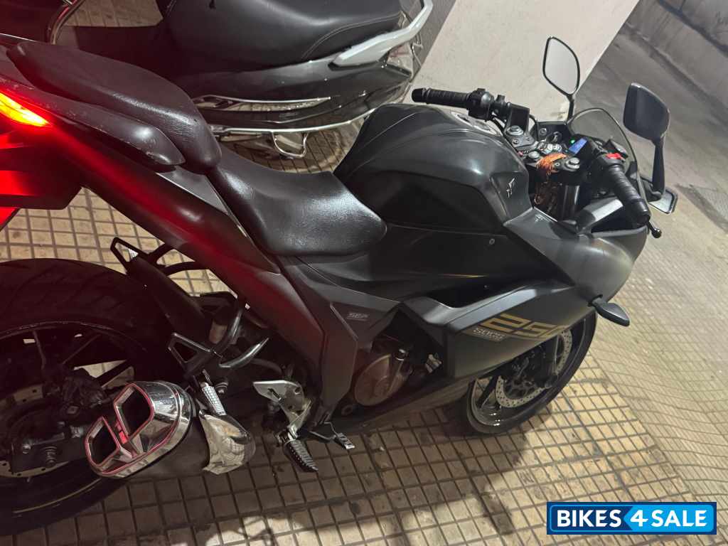 Matt Black Suzuki Gixxer SF 250 Matt Black Suzuki Gixxer SF 250