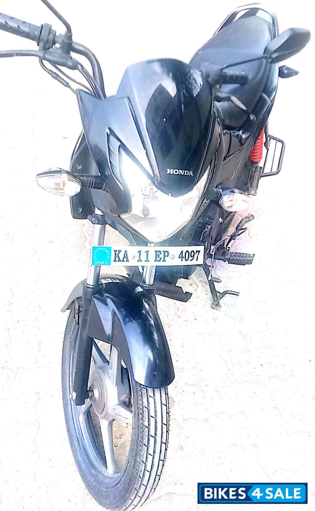 Black Honda Livo 110