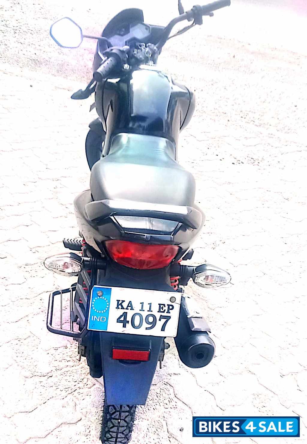 Black Honda Livo 110