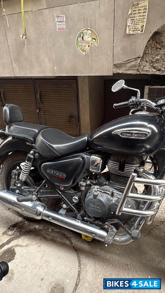 Royal Enfield Meteor 350 Stellar