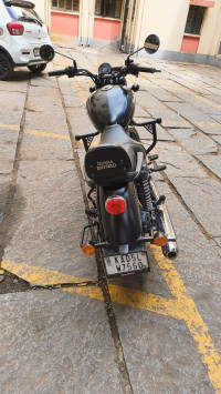 Royal Enfield Meteor 350 Stellar 2025