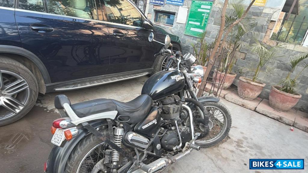 Black Royal Enfield Thunderbird 500
