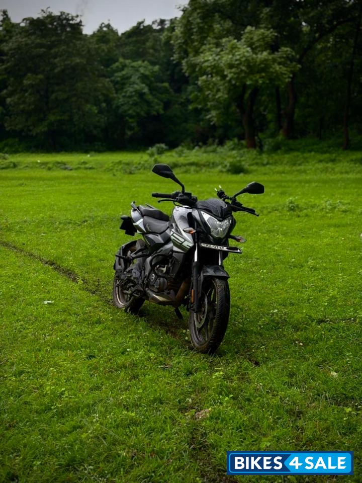 Grey Bajaj Pulsar NS125 2022 Grey Bajaj Pulsar NS125 2022