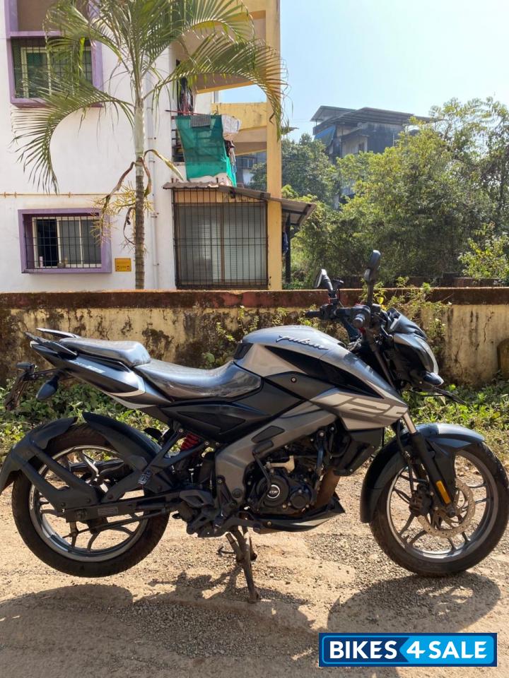 Grey Bajaj Pulsar NS125 2022 Grey Bajaj Pulsar NS125 2022