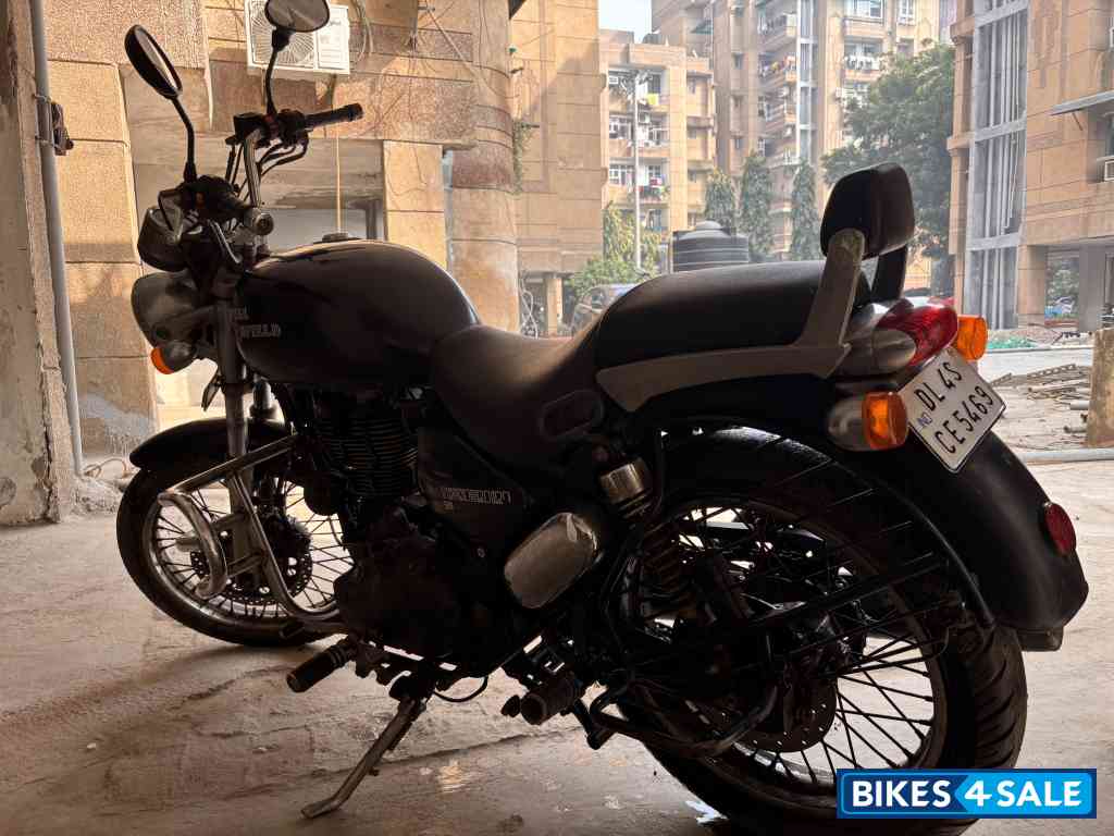 Black Royal Enfield Thunderbird 500