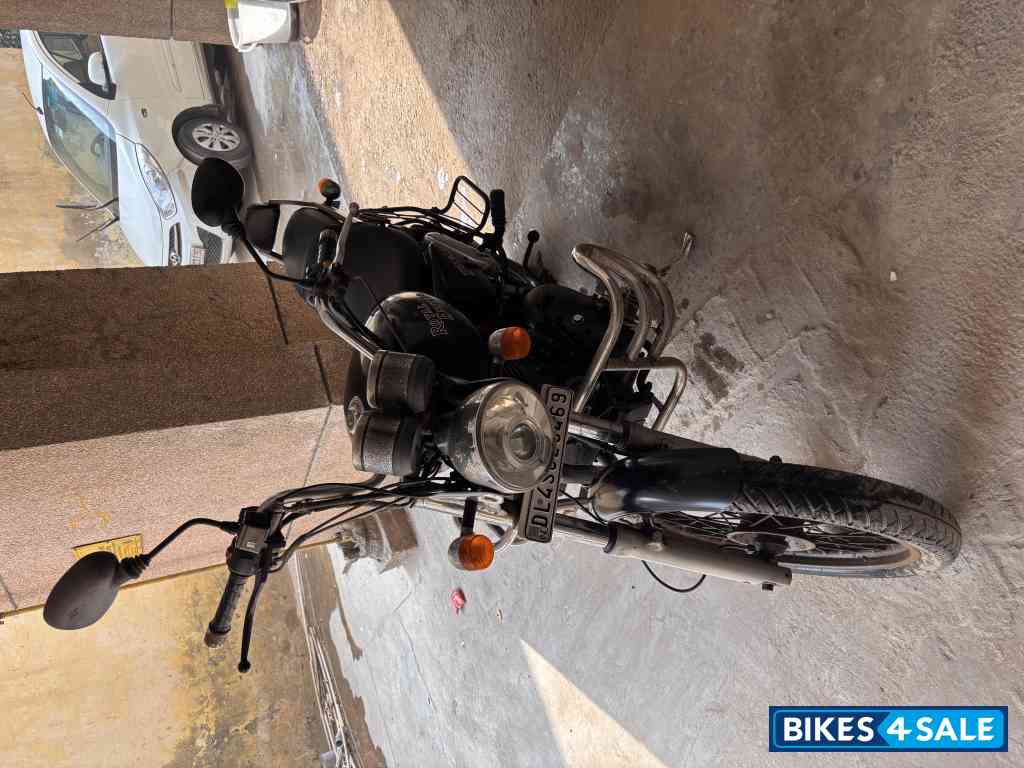 Black Royal Enfield Thunderbird 500